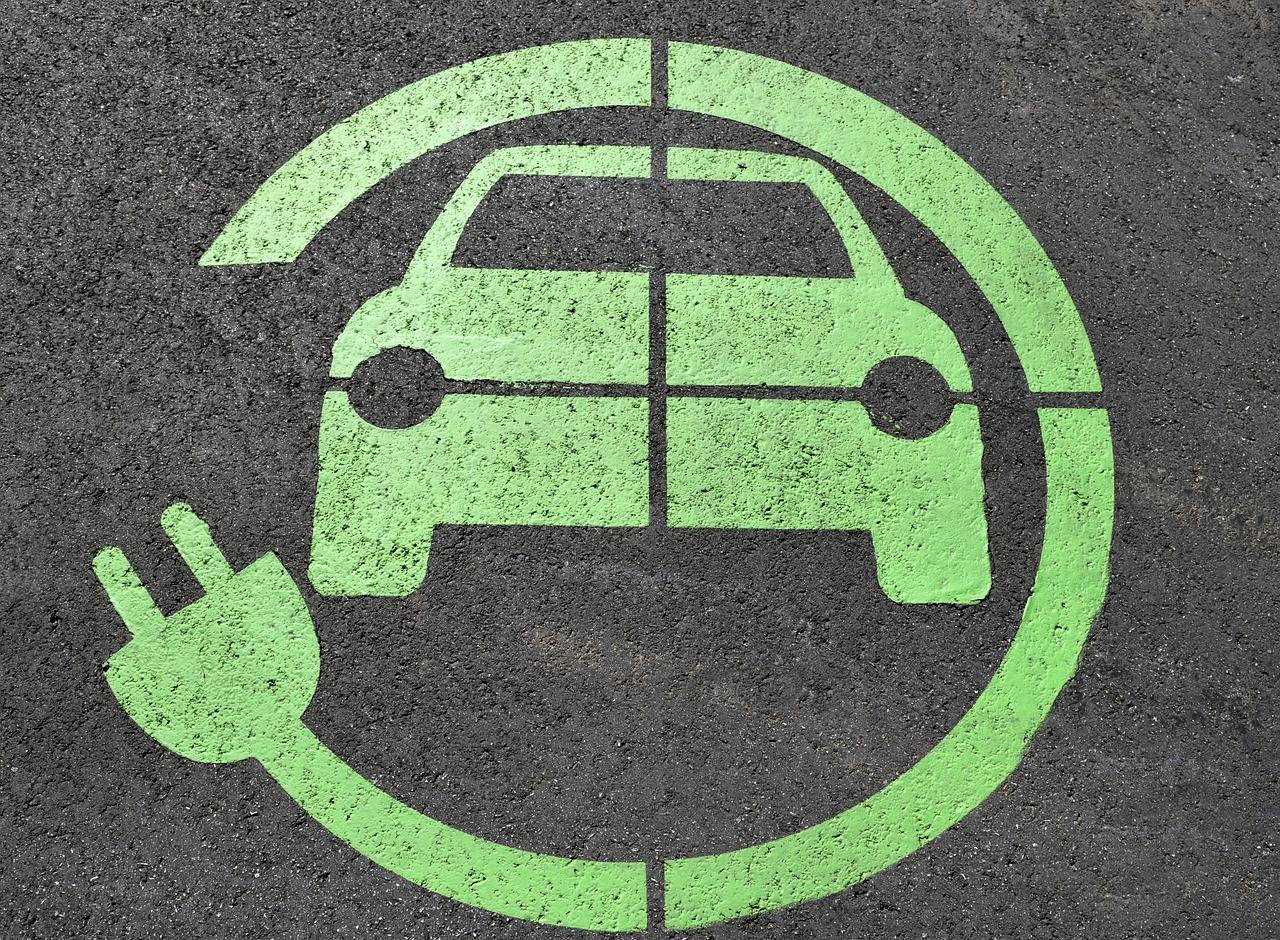 美国宣布8月1日起正式对中国电动汽车、动力电池、芯片加征关税