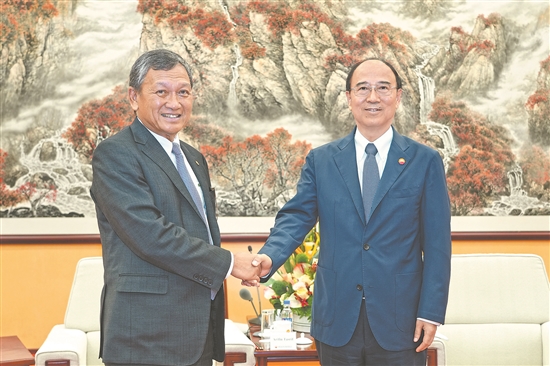 戴厚良会见印尼能矿部部长达斯利夫