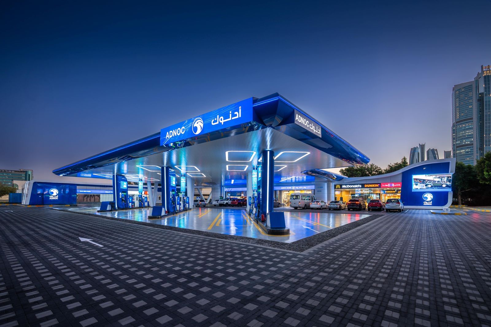 ADNOC计划 2024年底前实现200个快速电动汽车充电点