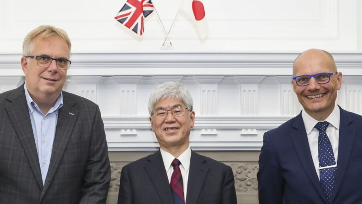 英国国家核实验室任命雅各布协助设计高温气冷堆