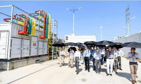 美国、澳大利亚等世界各国百余位客户参观阳光氢能20MW电解水制氢实证基地