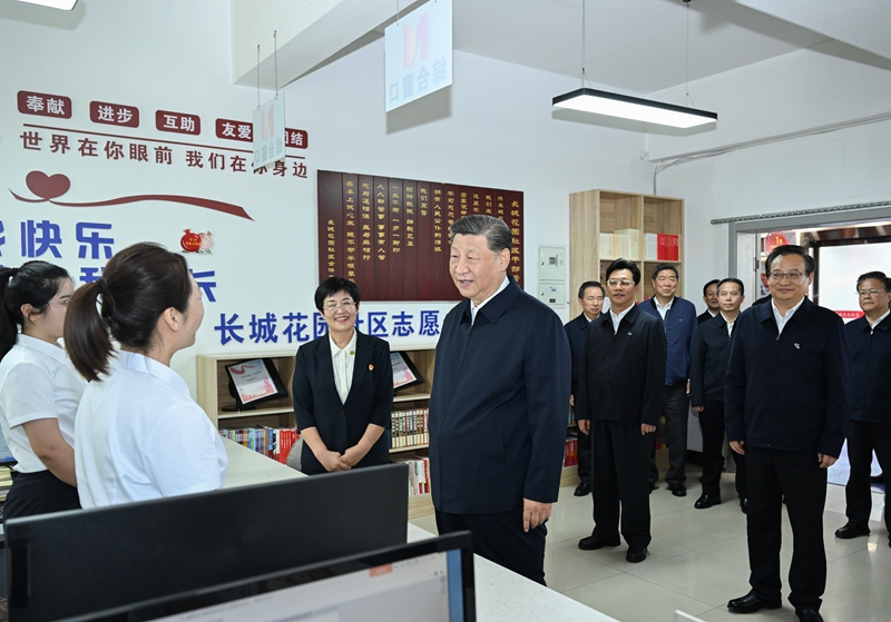 习近平考察宁夏：要持续发展风电、光伏等清洁能源产业