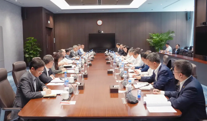 宋海良与中信集团党委书记、董事长奚国华会谈
