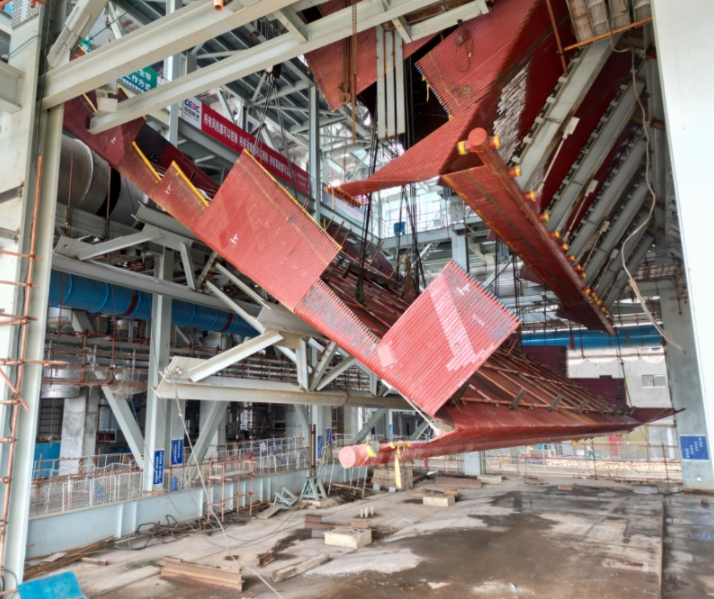 中能建崇左2×660MW电厂工程项目1号机组锅炉前炉膛水冷壁顺利合拢