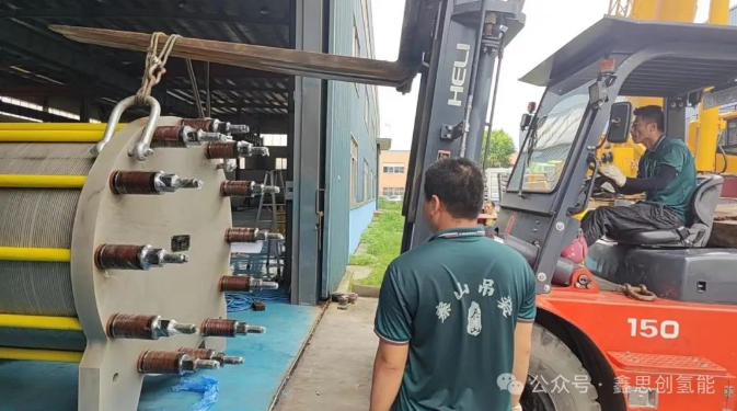 鑫思创氢能EPC承建台湾首座制氢加氢一体化站顺利交付发货