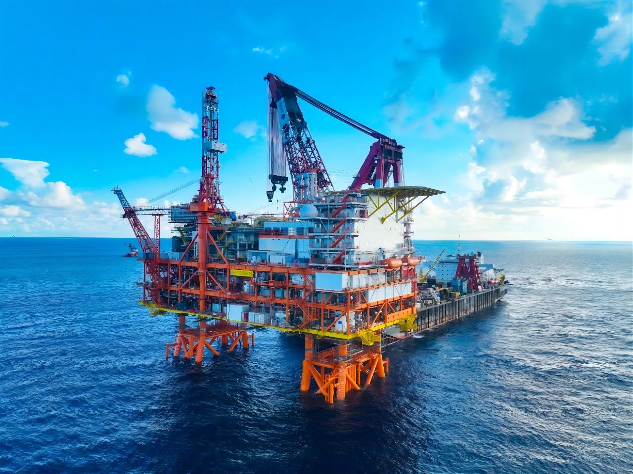 西江30-2B万吨级海洋油气平台完成海上安装