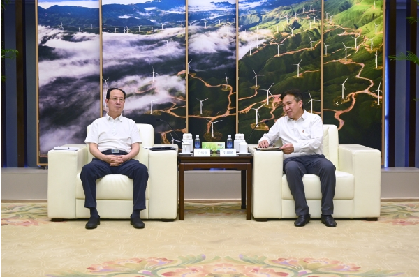 丁焰章与国家电投党组书记、董事长刘明胜会谈