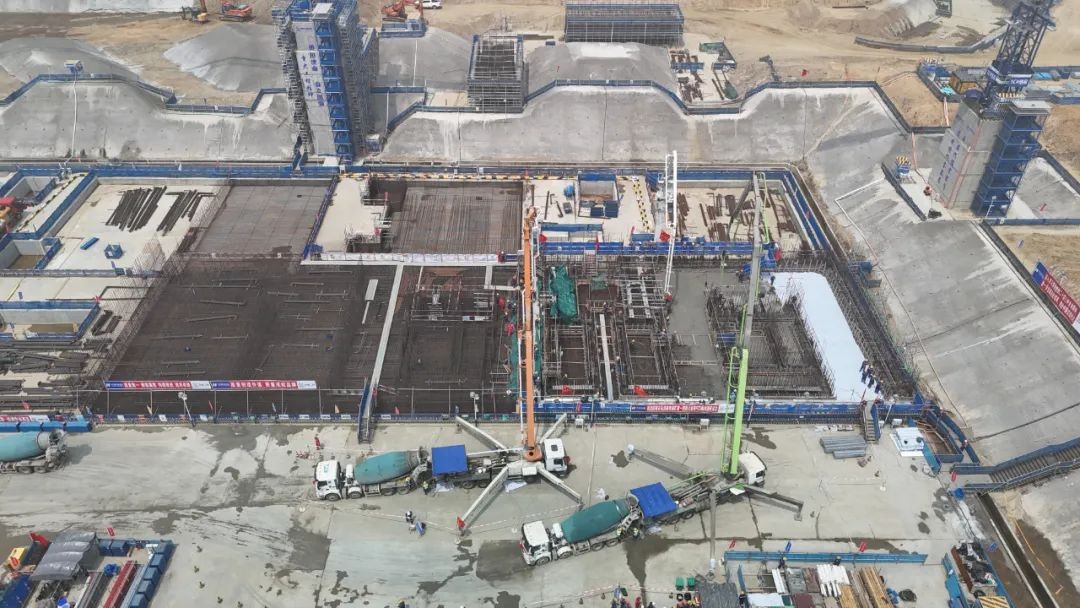 石岛湾核电联合泵房首块筏基完成浇筑!