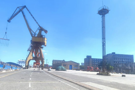 上海LNG站线扩建项目海底输气管道工程首批配重钢管装运圆满完成！