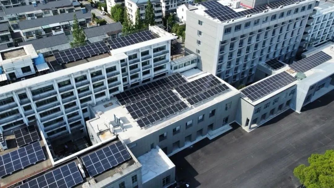阿特斯工商业储能系统助力江苏苏州公共机构首个“大型充电宝”成功落地
