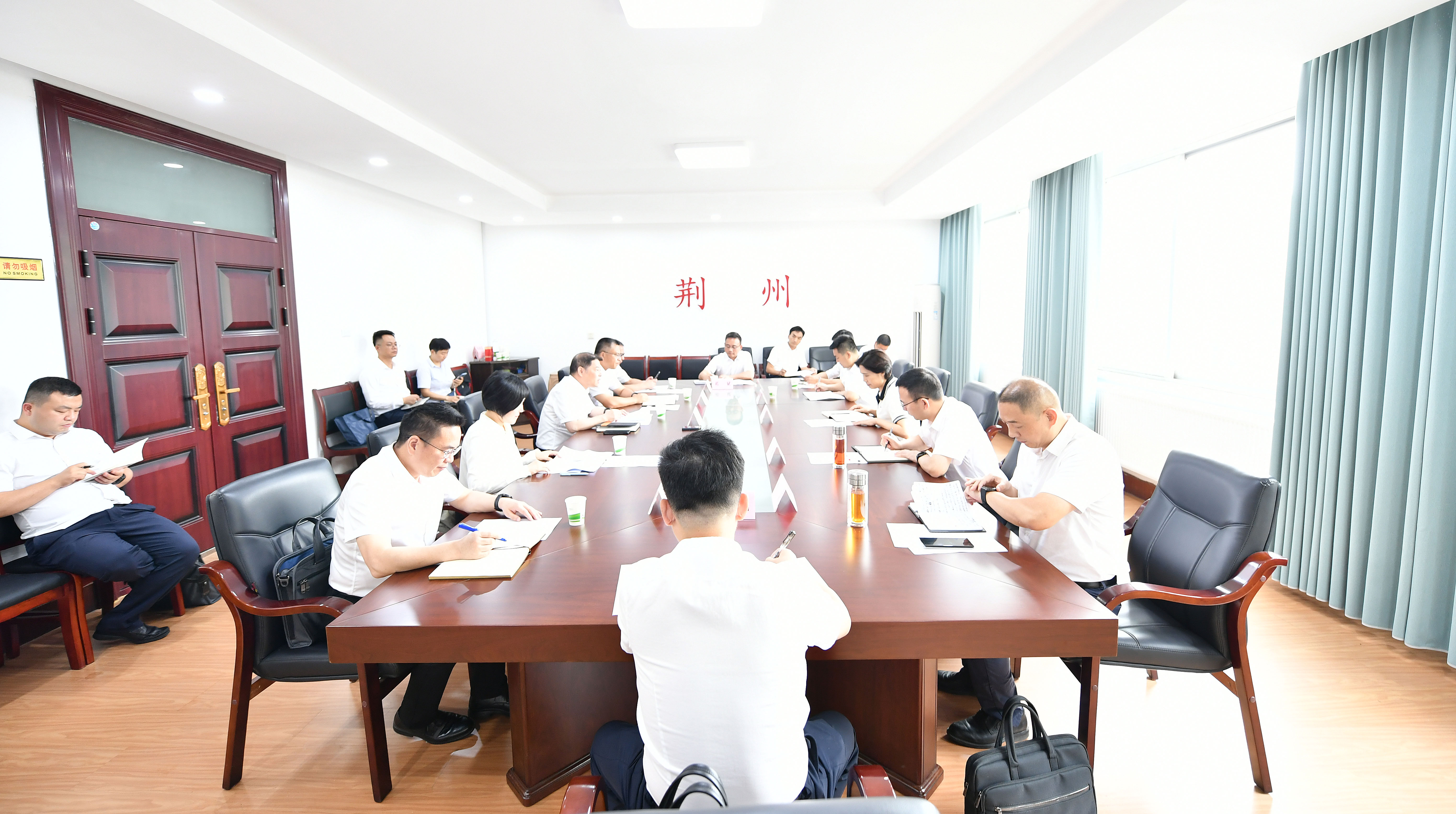 中国能建葛洲坝集团与荆州市深化合作