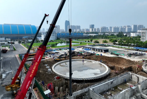 全国首个煤电熔盐储热项目完成首吊