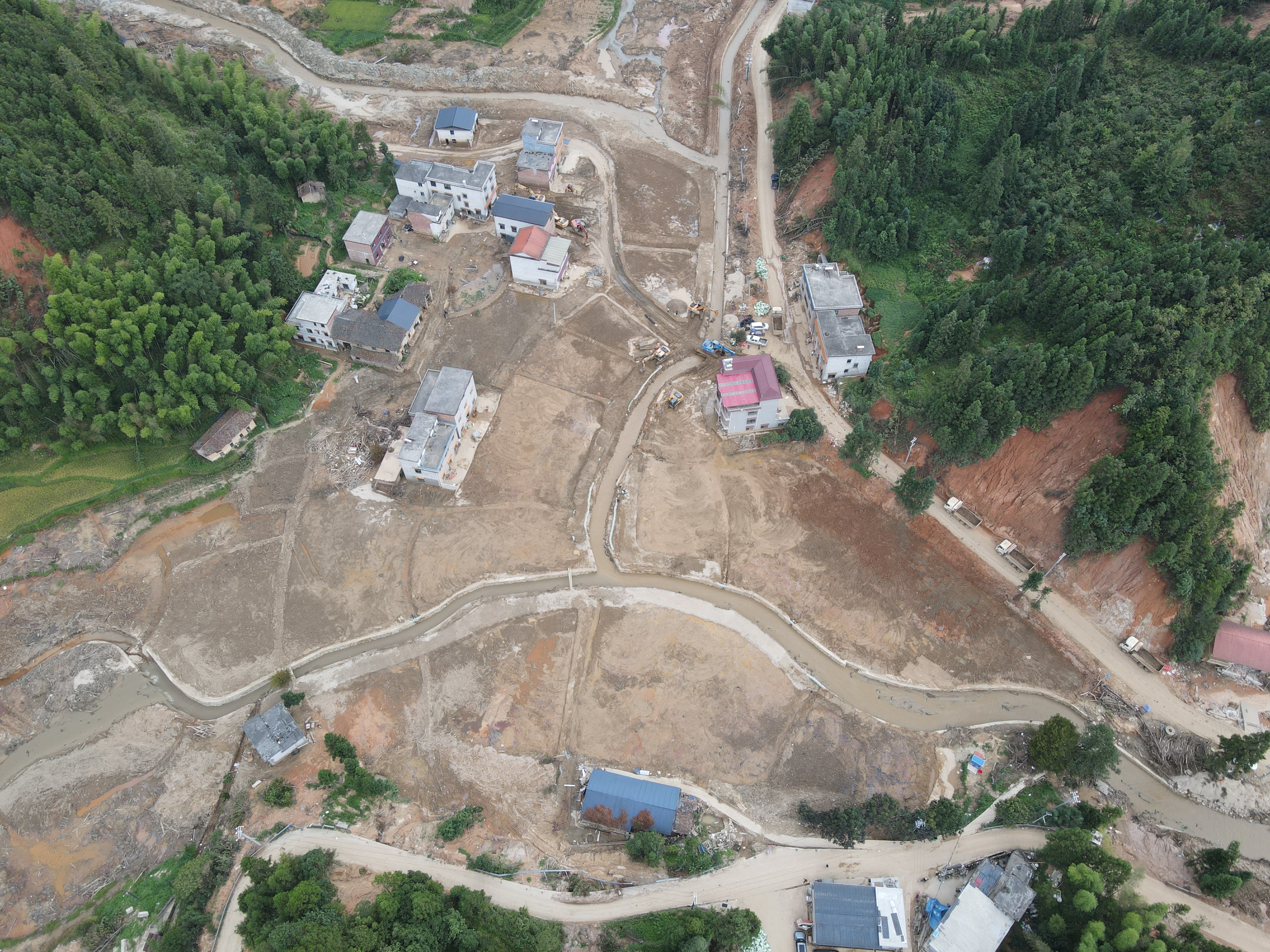 10天，31600立方米，20余亩，燕窝村燃起新希望！——中国能建工作组驰援湖南资兴灾后重建工作纪实