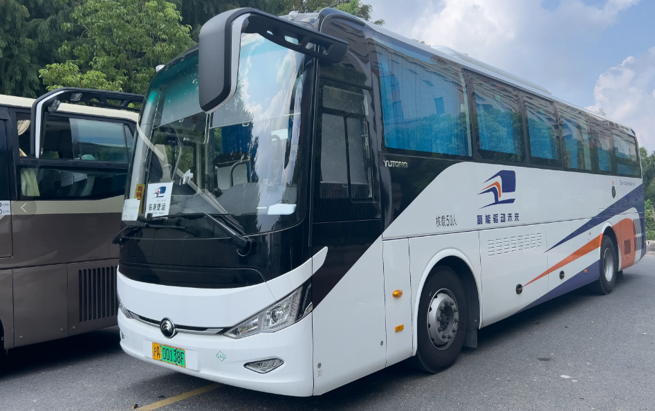上海氢能通勤客车批量投入运营