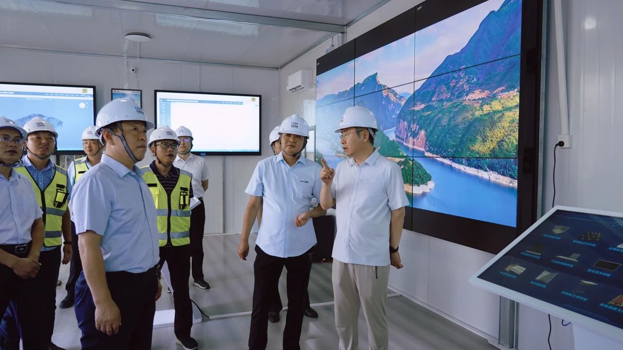 黄浩赴三峡花苑二期项目调研