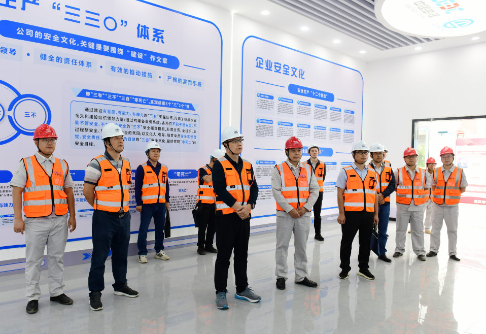 陈刚带队到武汉地铁11号线项目开展国庆安全生产保障督导检查