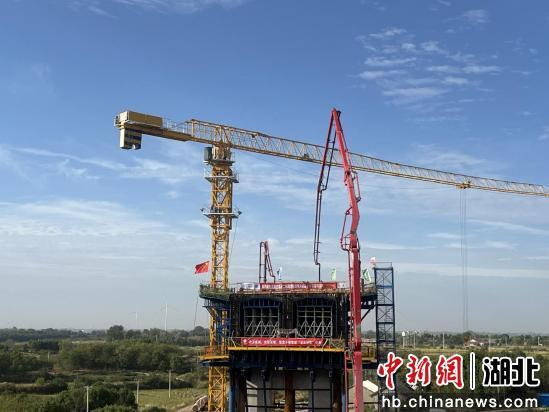 【中国新闻网】武荆宜高速进入上部结构施工阶段