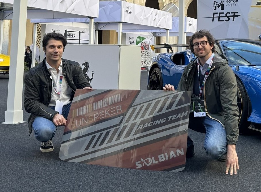 Solbian 和 Sunspeker 展示了用于车辆集成光伏发电的可定制太阳能模块