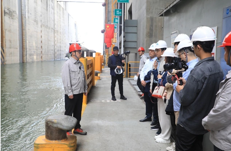 三峡氢舟1——国内首艘入级中国船级社的氢燃料电池动力船