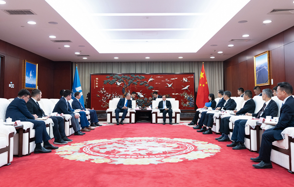 中国华电与哈萨克斯坦工业和建设部深化能源合作