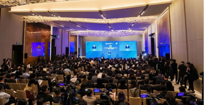 重塑能源与香港特别行政区政府投资推广署签署合作备忘录