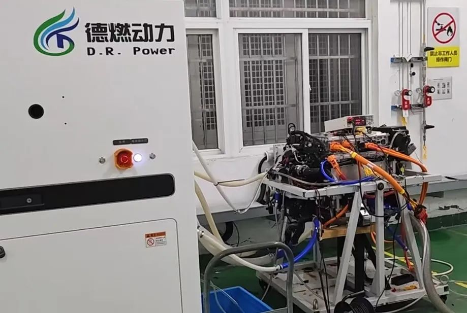 德燃动力第四代技术燃料电池乘-商用系统产品下线暨产品发布