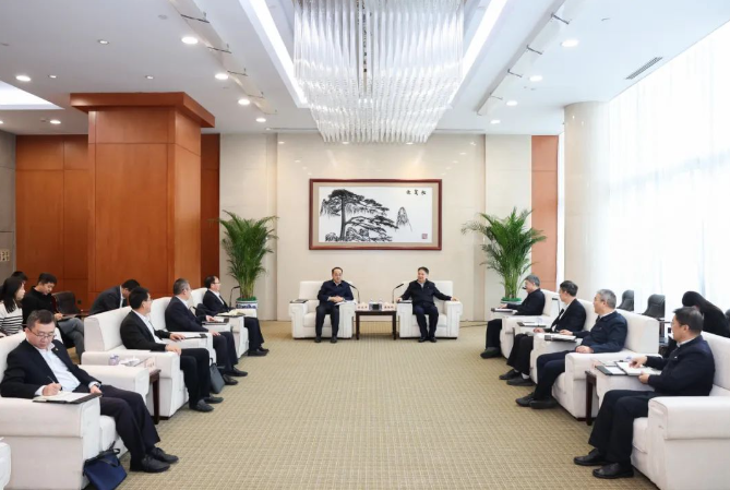 温枢刚会见中国中车董事长孙永才