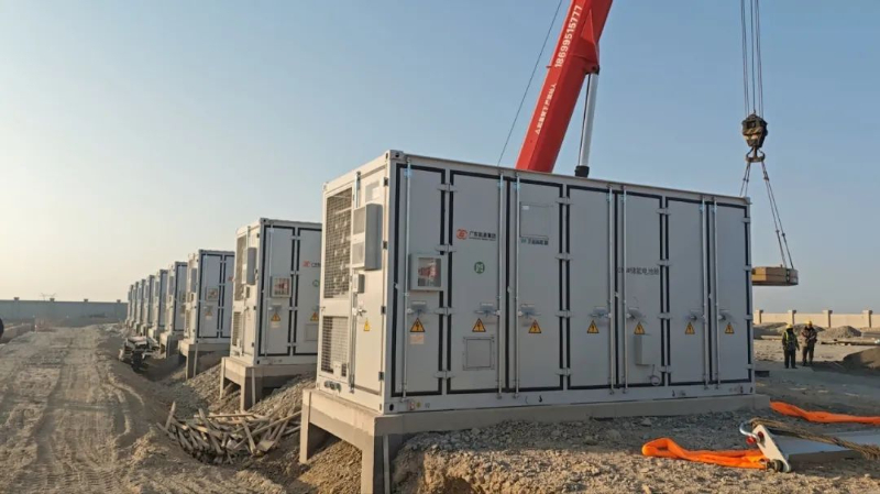 50MW/100MWh！新源智储首个混合固液电池储能项目安装完成