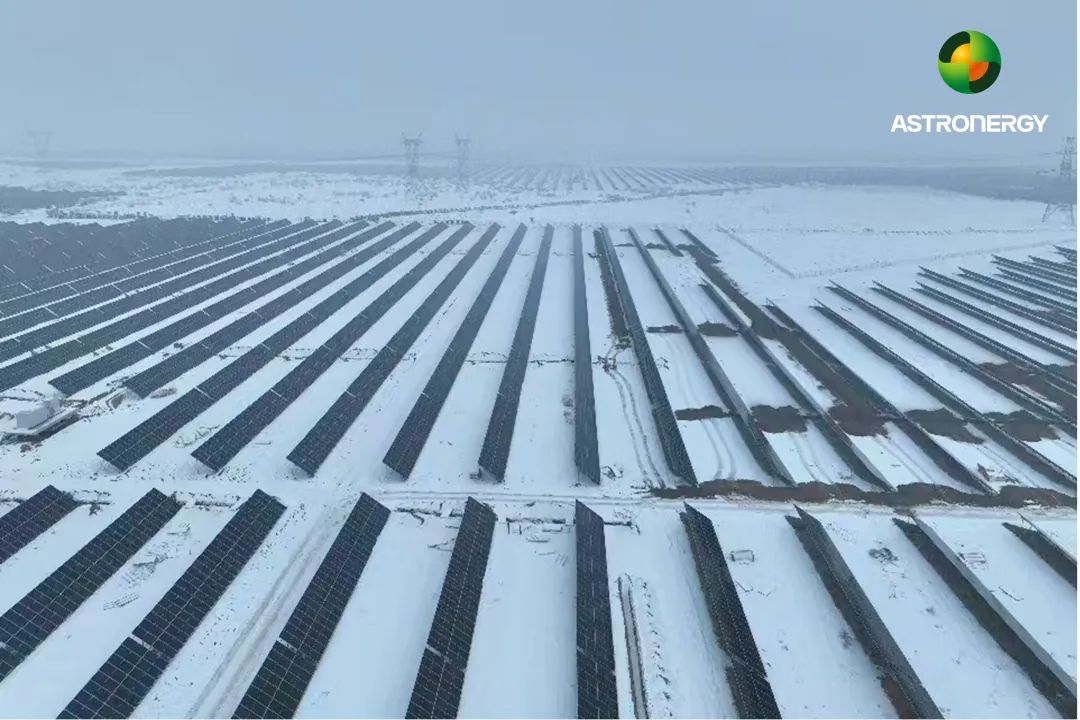 供货800MW！新疆阜康市华能100万光伏+压缩空气储能100MW/1000MWh项目并网发电