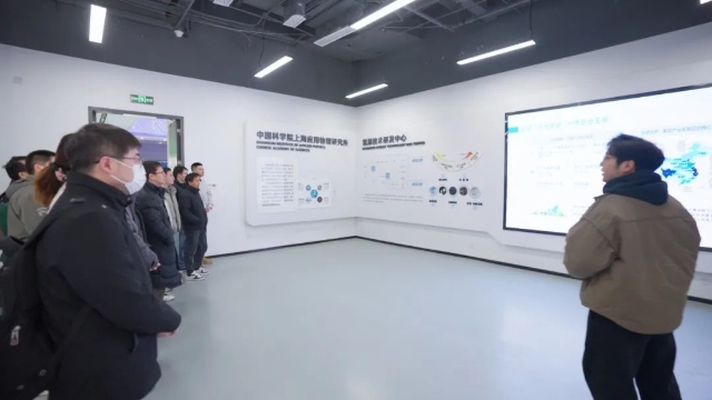 重塑集团考察团参观西伏河绿色低碳科创园共谋氢能产业绿色发展