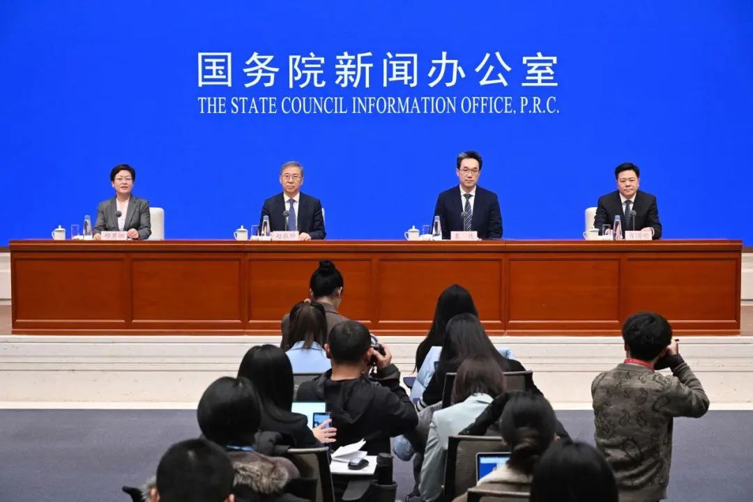 国家发改委：“沙戈荒”新能源基地加快建设，截至11月底，西北五省风光装机达到280GW左右