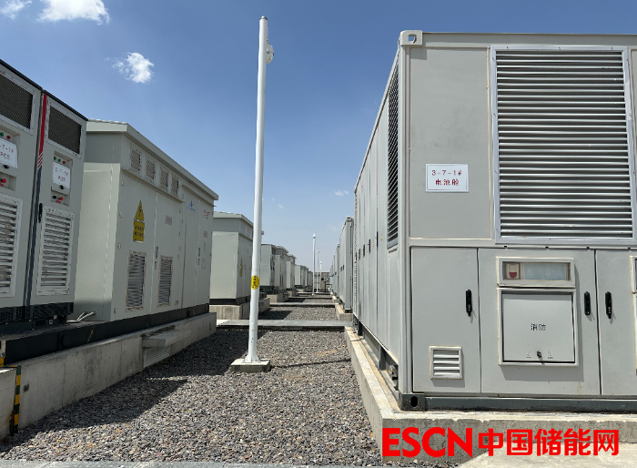300MW/600MWh！华北电网第一座大规模风电基地配套储能电站顺利封顶