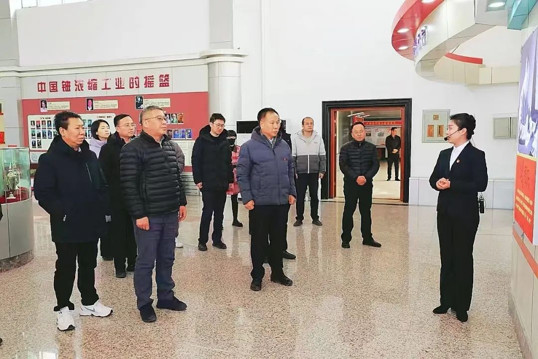 甘肃省财政厅副厅长张俊峰一行到中核兰铀参观调研