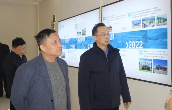 张家港市副市长万资平调研国富氢能