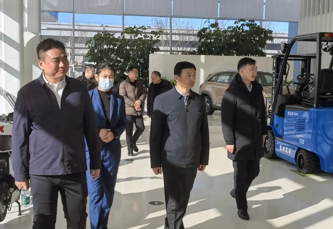 舒城县人民政府县长王万喜一行莅临聚智合众参观考察