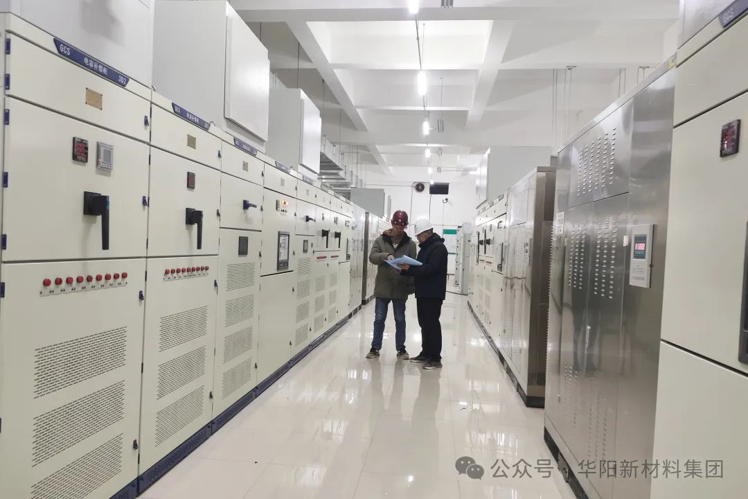 万吨级钠离子电池正负极材料项目生产线成功送电