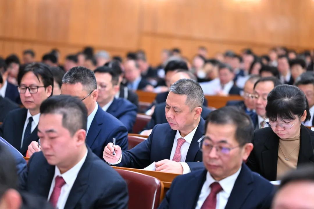 全面解决方案是根本，储能成构建能源稳定供给体系压舱石