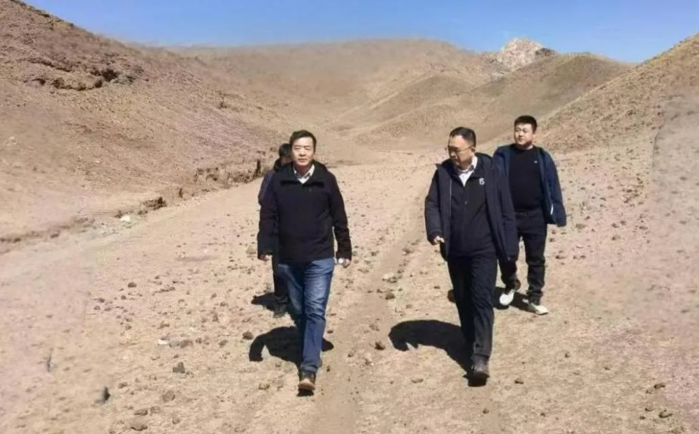 氢能公司领导赴乌拉特前旗47万千瓦风光制氢一体化项目现场调研