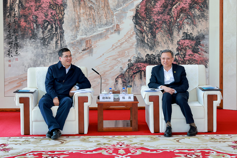倪真与北京市朝阳区委常委、常务副区长赵海东会谈