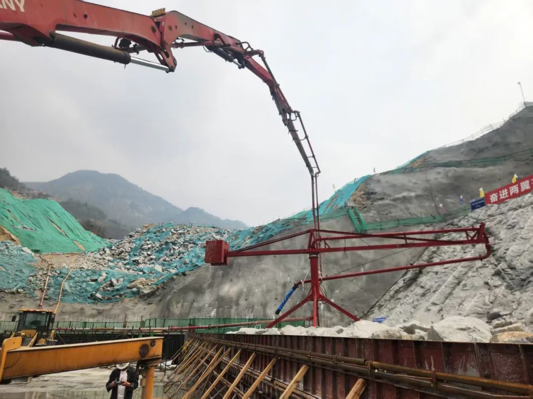 两项“全国首座”，平坦原抽蓄下库大坝开启首仓浇筑！