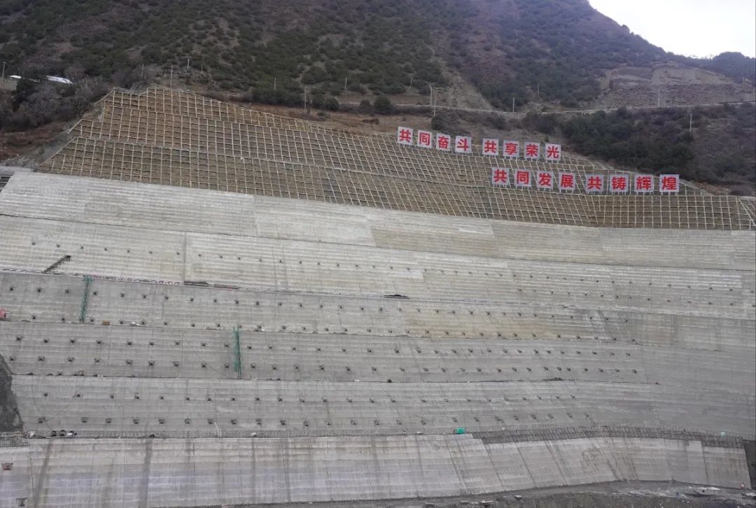 中国安能三局ZL水电站左岸近坝库岸及坝肩工程全面完工
