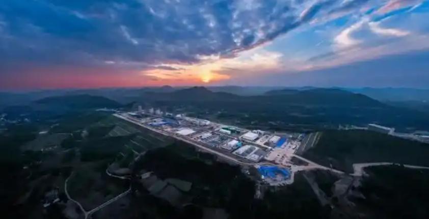 我国首个天然气全链条深冷处理厂全面投产