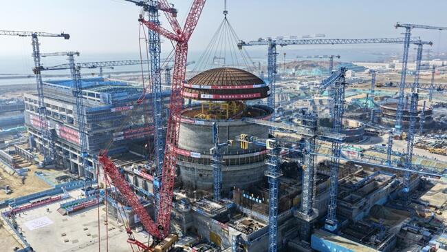华能石岛湾核电站扩建一期工程1号机组内穹顶吊装顺利完成