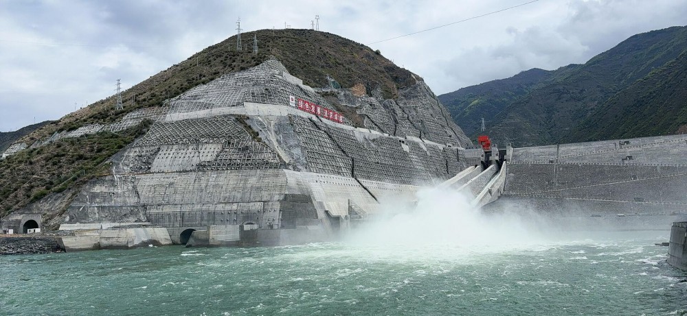 中国能建葛洲坝一公司参建的大渡河金川水电站并网发电