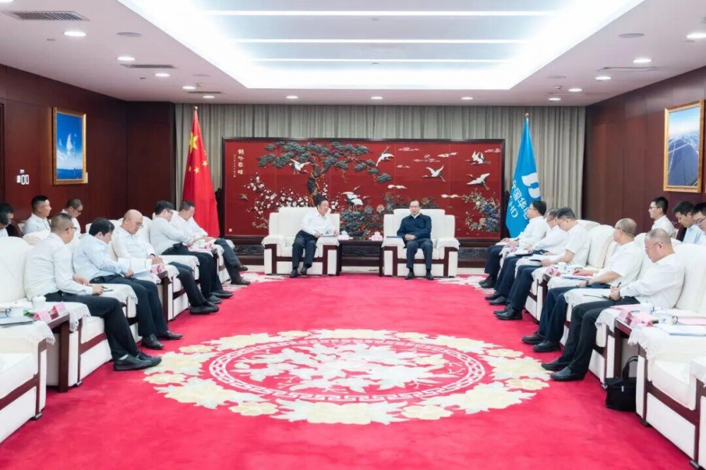 中国华电董事长、党组书记江毅会见特变电工董事长、党委书记张新
