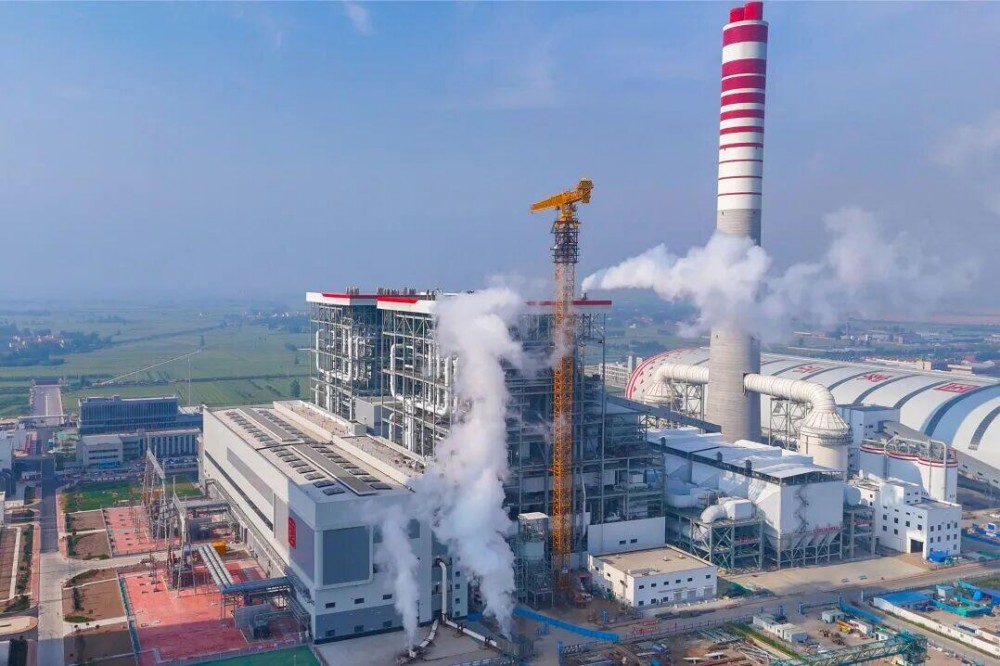 郓城630℃国家电力示范项目2号锅炉首次点火成功