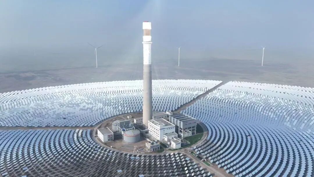 吉西光热项目熔盐上塔制热盐作业一次性成功