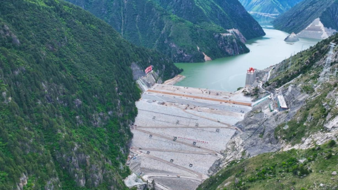 世界第一高坝大渡河双江口水电站首台机组并网发电