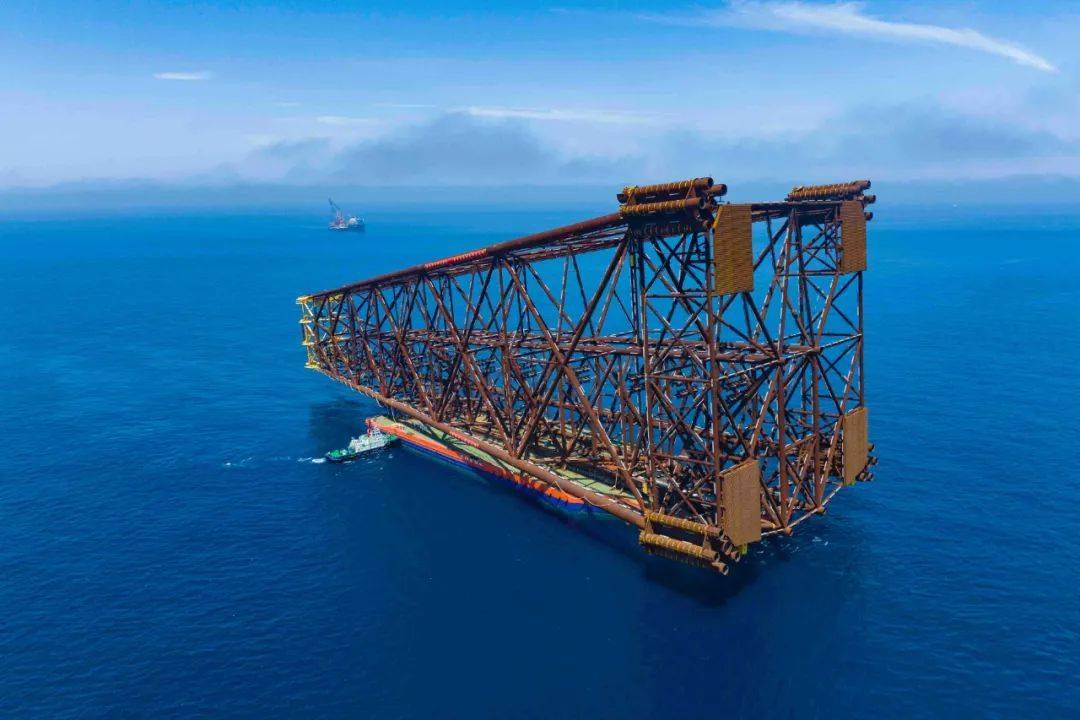 我国自主设计建造！精准就位，刷新纪录