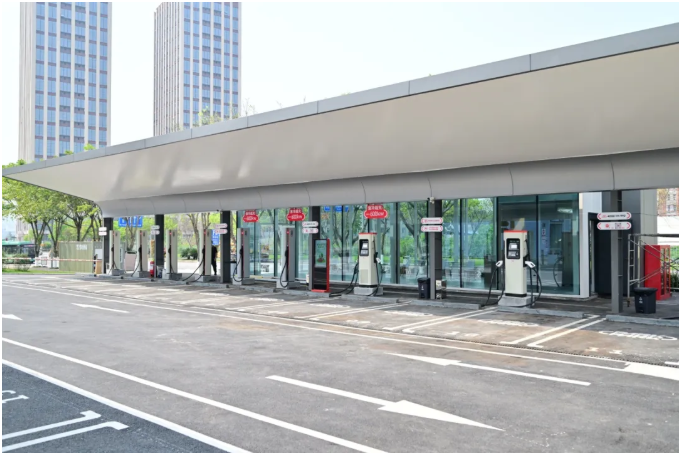 充电5分钟续航超250公里！重庆首座智能超充示范站投用